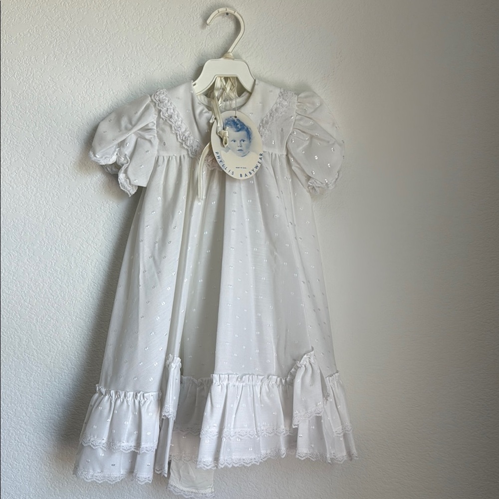 Vintage White Babydoll Dress with Ruffled Hem and Puff Sleeves